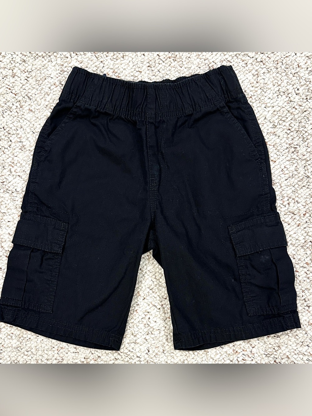 Bundle of 3 pairs of boys cargo shorts in Size 6 from Children’s place /Old Navy - Picture 3 of 16